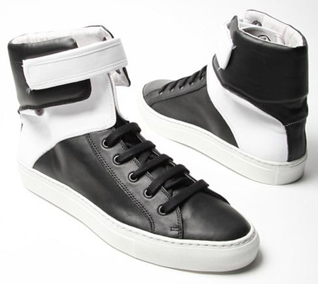 raf-simons-astronaut-2009-1.jpg
