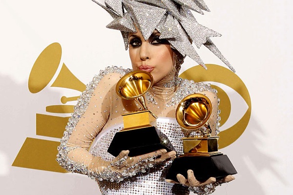 grammy_awards_2010_lady_gaga.jpg