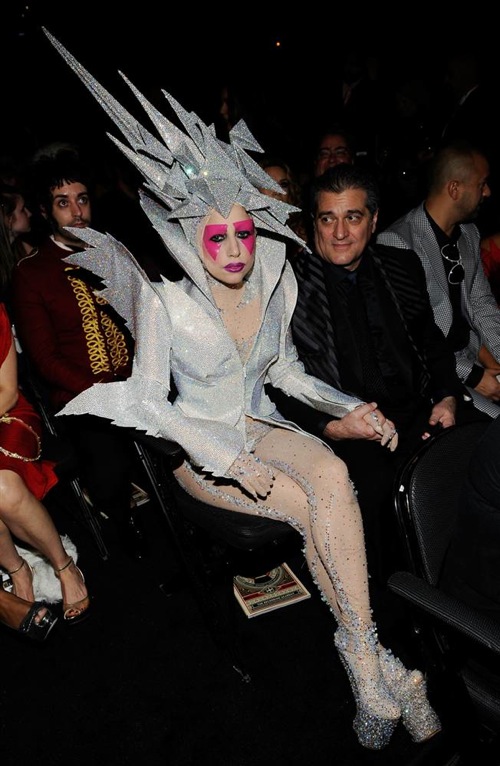 grammy_awards_2010_lady_gaga3.jpg