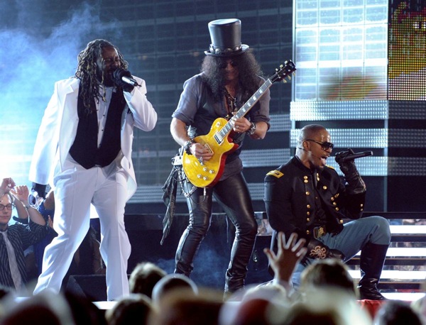 grammy_awards_2010_t-pain_jamie_foxx_slash.jpg