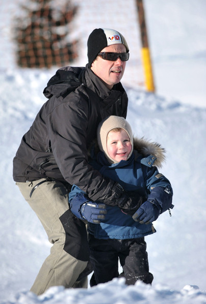 Danish+Royals+in+the+Snow+gfNzyEOxTxWl.jpg