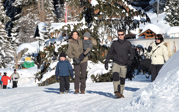 Danish+Royals+in+the+Snow+modOwiRMA2kl.jpg