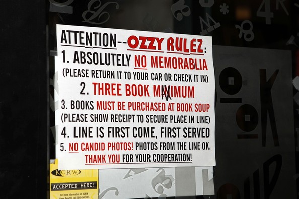 Ozzy+Osbourne+Signing+Copies+New+Book+Ozzy+qcC8erRiKkWl.jpg