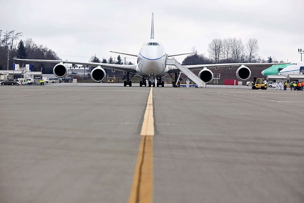 Первый полет грузового самолета Boeing 747-8 freighter
