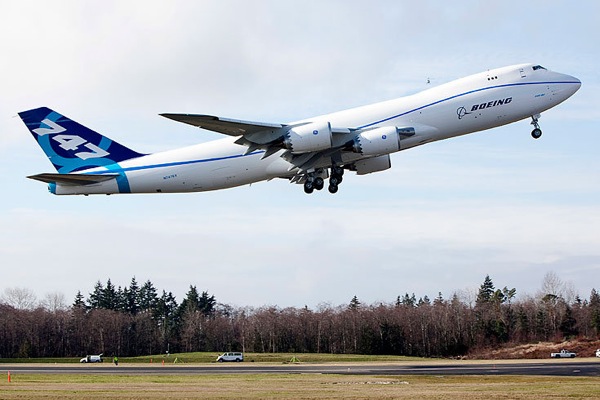 Самый большой грузовой самолет Boeing 747-8 Freighter