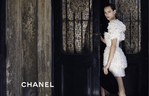 Chanel Spring Summer 2010 06.jpg