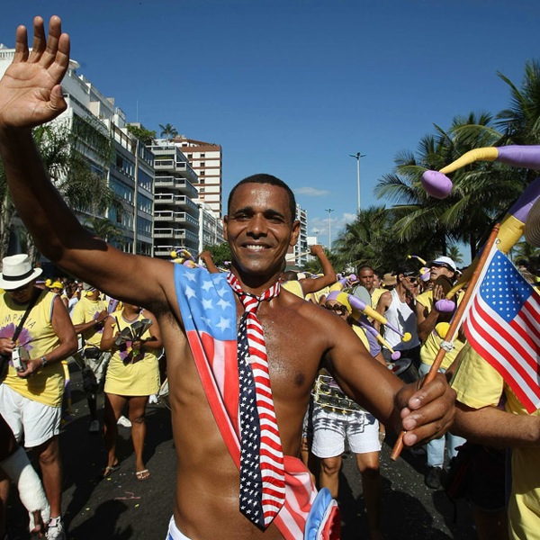 Участник шествия в Рио похожий на Барака Обаму