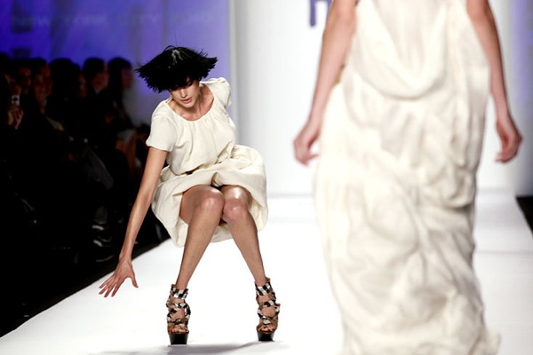 new_york_fashion_week_fashion_for_relief_agynessdeyn_fall.jpg