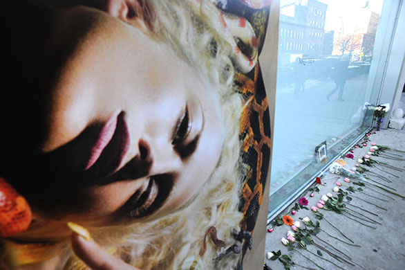 new_york_fashion_week_memorial_mcqueen.jpg