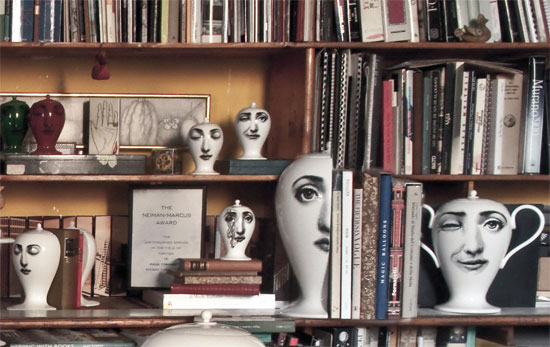 Выставка коллекции  26 февраля - 3 апреля 2010 в Spazio Fornasetti в Милане, а c 15 мая 2010 - в Нью-Йорке  в Barneys