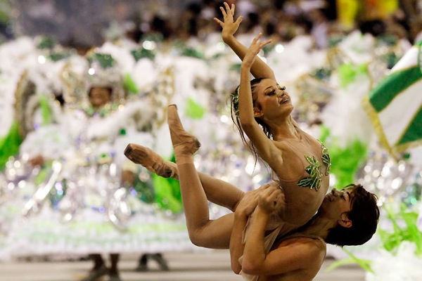 carnival_rio_brazil_2010_07.jpg