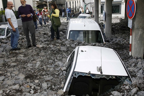 madeira_portugal_floods04.jpg