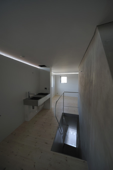 dzn_MM-apartment-by-Hiroyasu-Sakaguchi-13.jpg