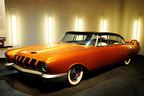 petersen_automotive_museum_mercury_d-528_concept_car_beldone.jpg