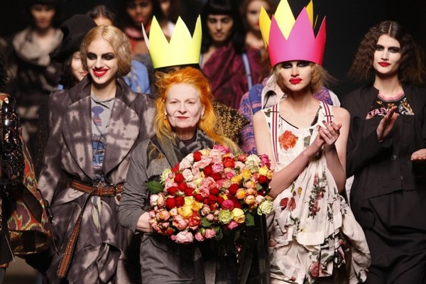 Показ коллекции Вивьен Вествуд на Парижской Неделе моды