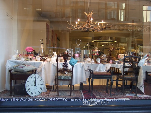 2alice-wonderland-london-selfridges-oxford-street-paperoddbird_.jpg