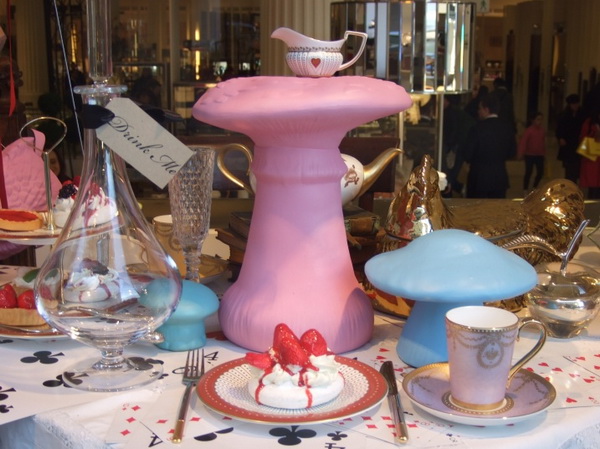 3alice-wonderland-london-selfridges-oxford-street-paperoddbird_.jpg