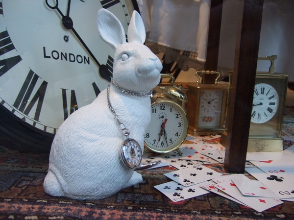 5alice-wonderland-london-selfridges-oxford-street-paperoddbird_.jpg