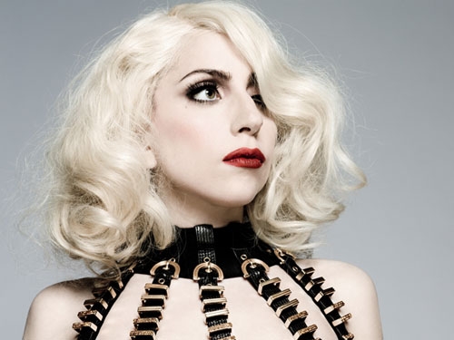 LadyGaGaCosmoOut12.jpg