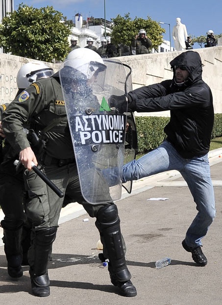 greece_unrest_protests38.jpg