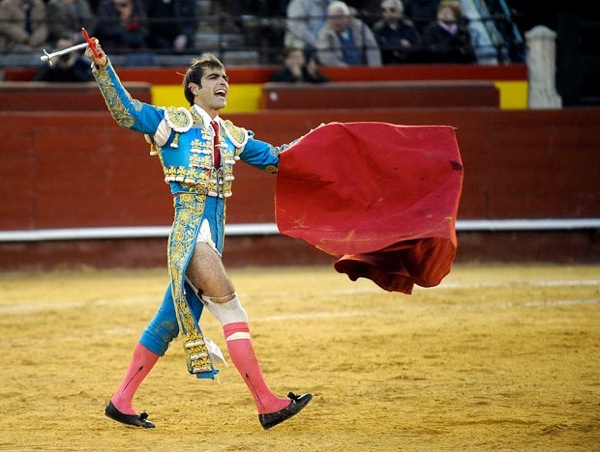 las_fallas_bullfighting2.jpg