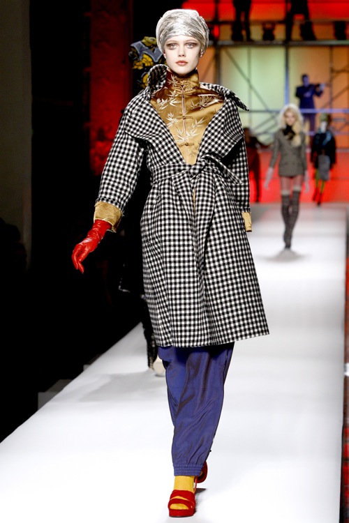 jean_paul_gaultier_fw_2010_paris_fashion_week05.jpg