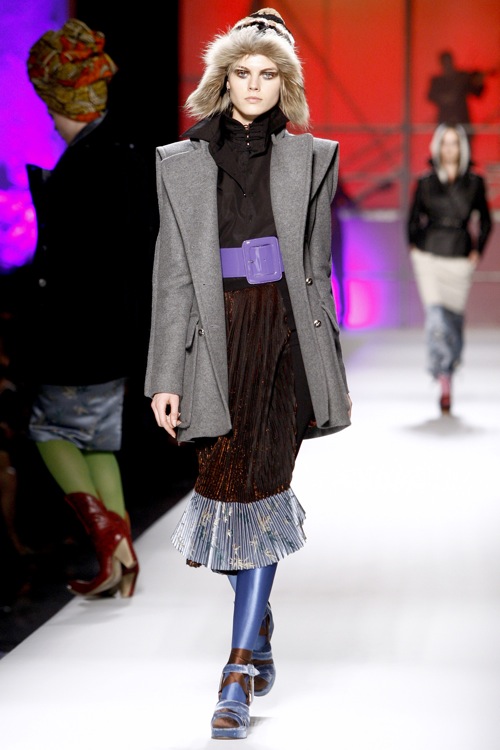 jean_paul_gaultier_fw_2010_paris_fashion_week06.jpg