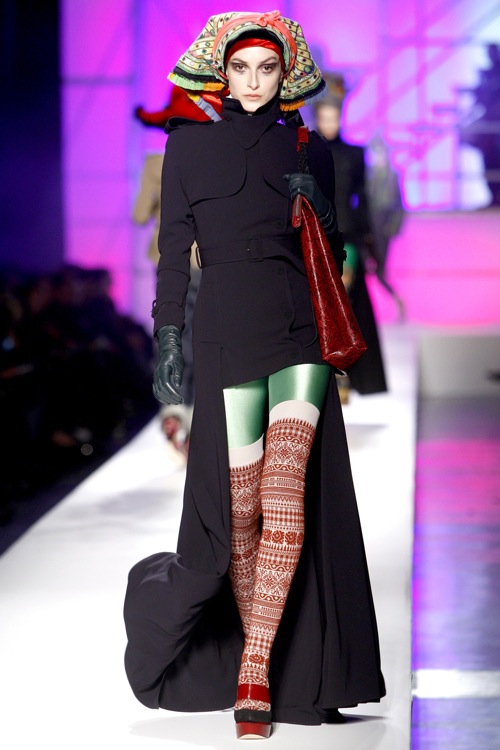 jean_paul_gaultier_fw_2010_paris_fashion_week08.jpg