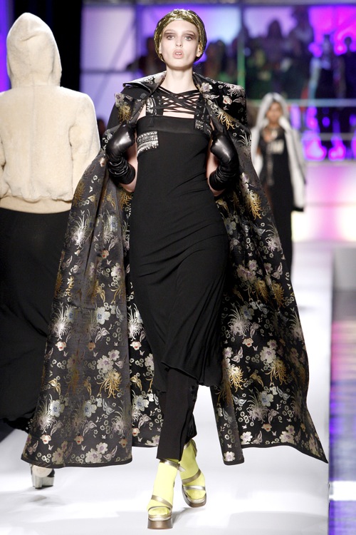 jean_paul_gaultier_fw_2010_paris_fashion_week19.jpg