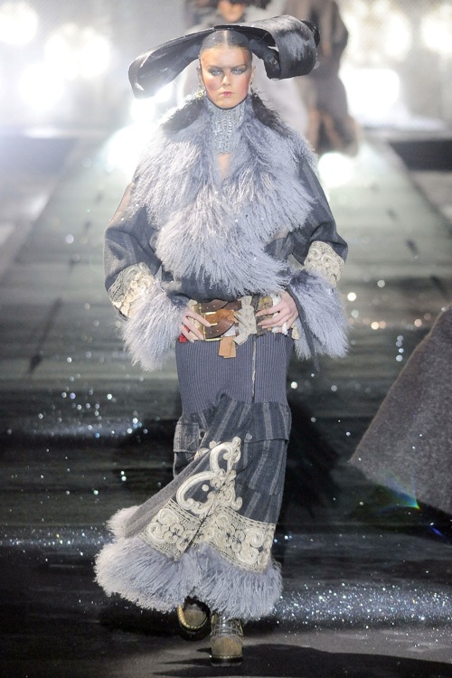 john_galliano_fw_2010_paris_fashion_week02.jpg