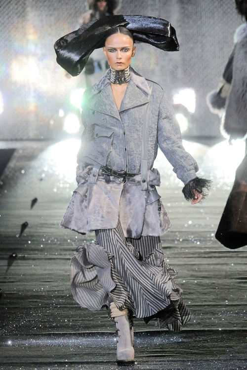 john_galliano_fw_2010_paris_fashion_week04.jpg