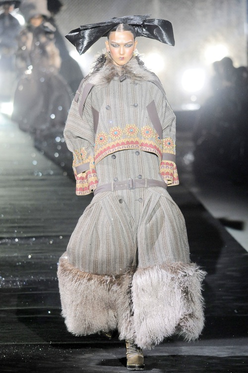 john_galliano_fw_2010_paris_fashion_week05.jpg