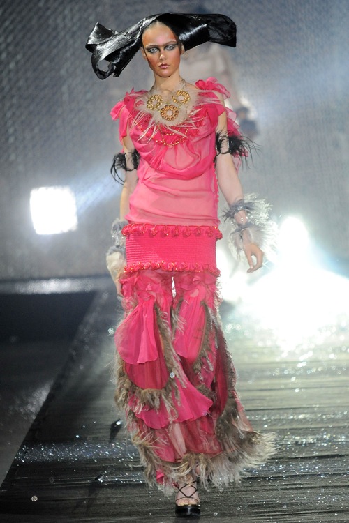 john_galliano_fw_2010_paris_fashion_week17.jpg