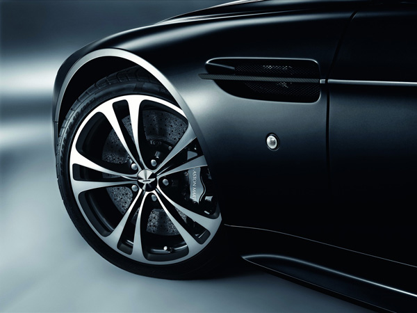 Aston-Martin-Carbon-Black-Special-Editions-04.jpg