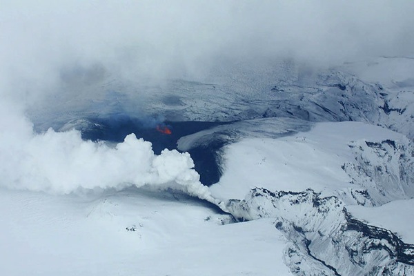 volcano_island01.jpg