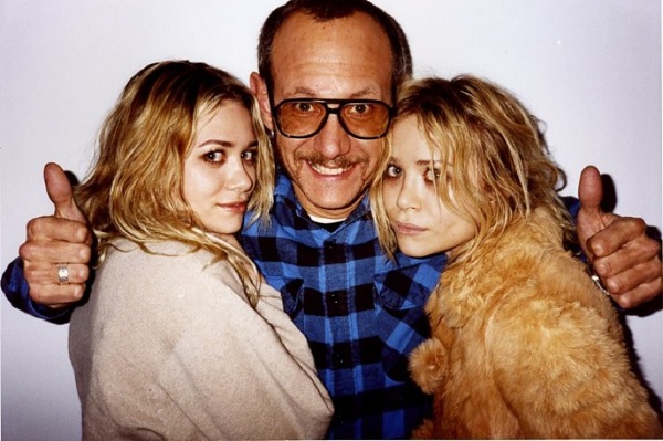 Terry_Richardson_and_Ashley_Mary_Kate_Olsen.jpg