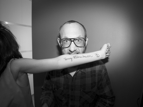 Terry_Richardson_signing_Autographs.jpg