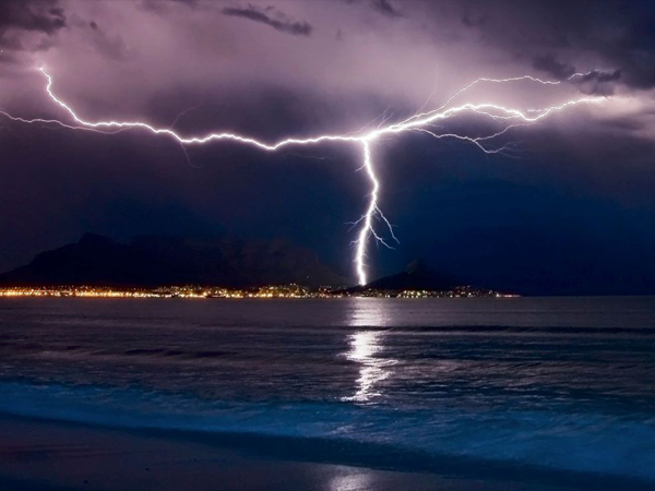 lightning-cape-town_17616_990x742.jpg