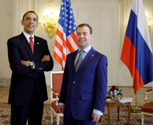 Обама и Медведев подписали новый договор СНВ