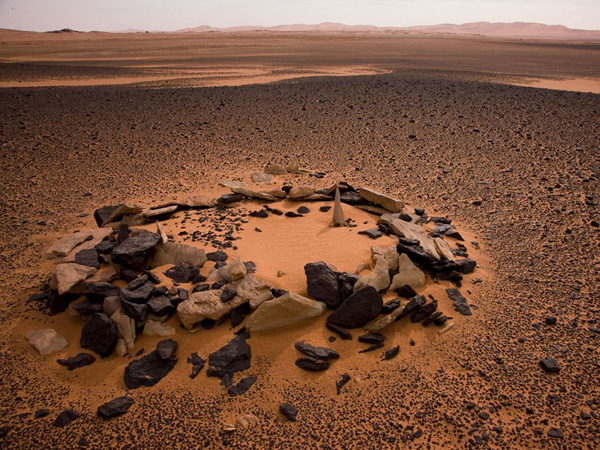 stone-marked-grave-libya_17619_990x742.jpg