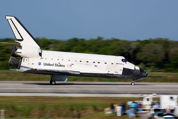 discovery_shuttle_landing07.jpg