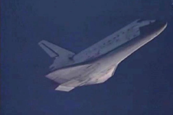 discovery_shuttle_landing08.jpg