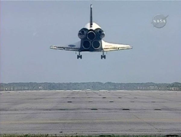 discovery_shuttle_landing10.jpg