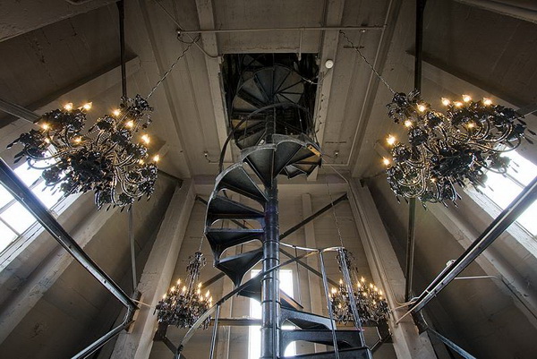 beautiful-spiral-staircase__01.jpg