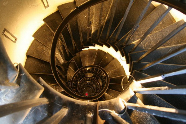 beautiful-spiral-staircase__08.jpg