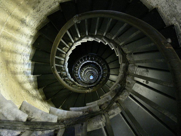 beautiful-spiral-staircase__14.jpg