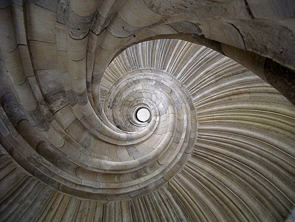 beautiful-spiral-staircase__15.jpg