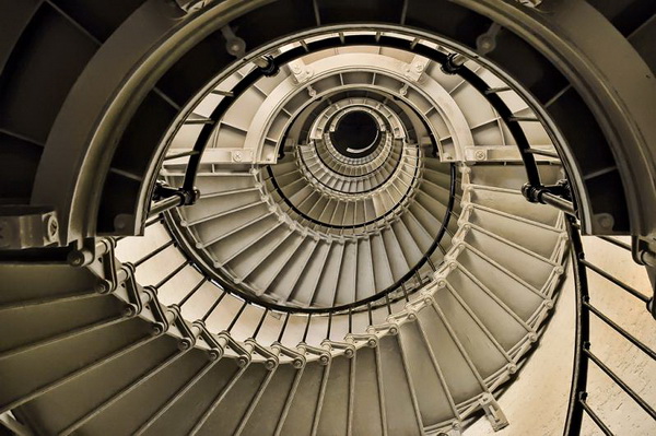beautiful-spiral-staircase__19.jpg