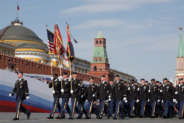 victory_60_parade_moscow10_american.jpg