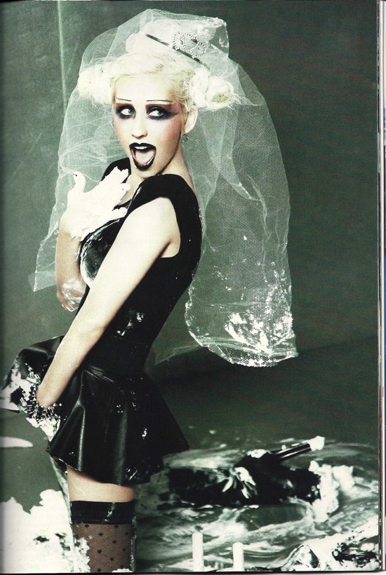christina_aguilera_out_magazine_june_july_2010_ellenvonunwerth03.jpg